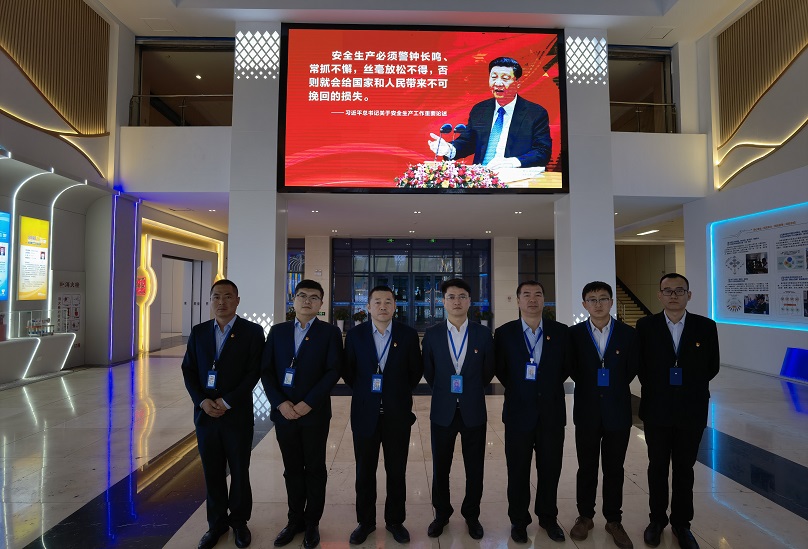 拍摄：任兴林，，，，，，，，党员合照.jpg