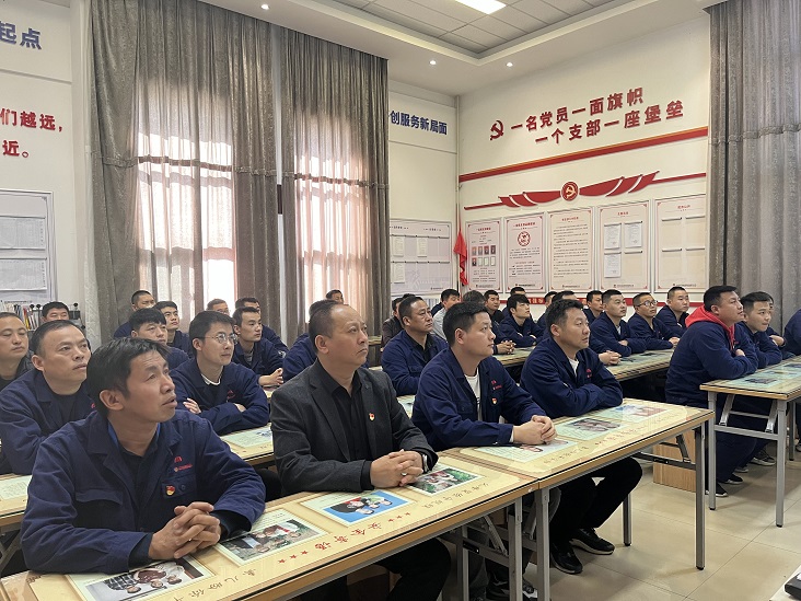 组织党员加入主题党日运动 高旭摄.JPG