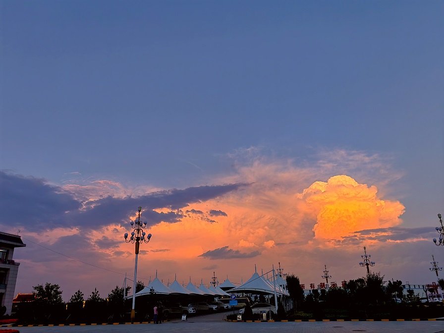 图一 超凡娱乐官网美丽云彩 智能化管理办公室 杨宇蒙.jpg