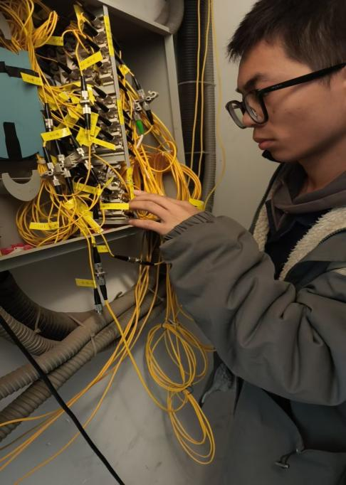 正在排查网络节点，，，，，，智能化管理办公室 李浩周.png